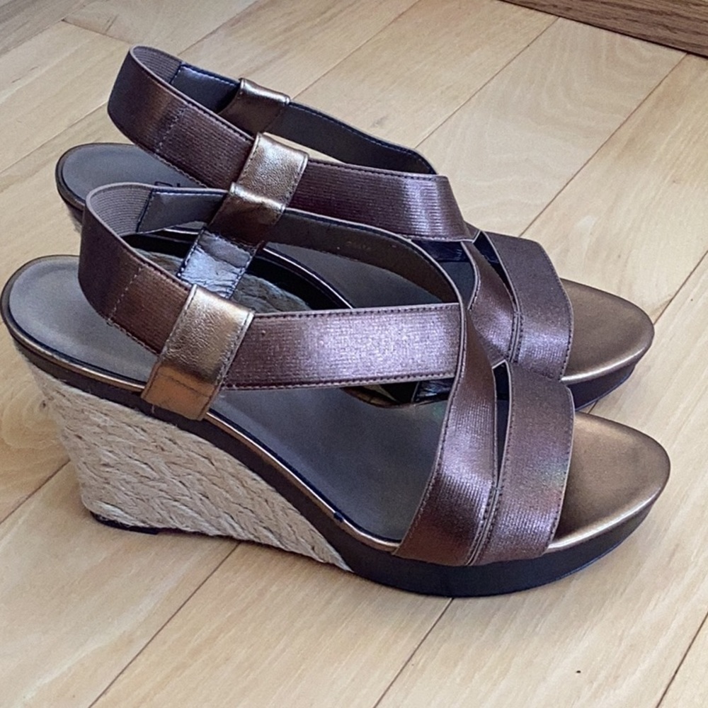 CHICOS bronze, open toe sling back espadrille wedge sandals. Women size 9.5 - Picture 2 of 16